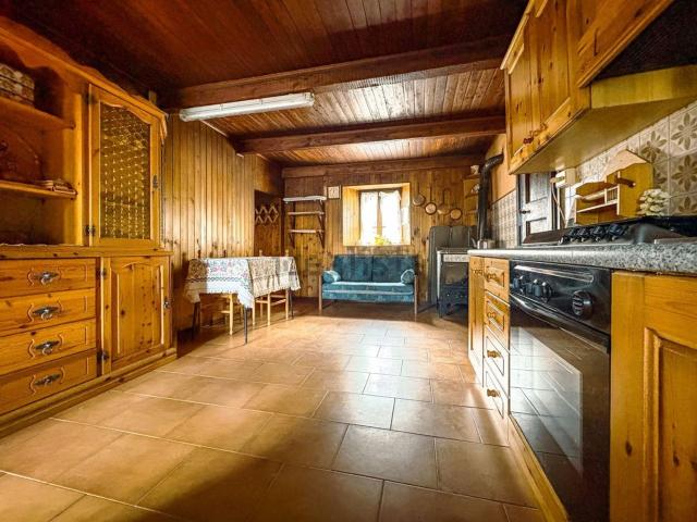 Villetta indipendente in vendita di 100 m² in Frazione Oro, 11