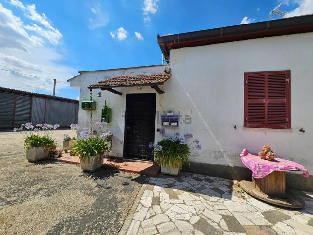Villetta indipendente in vendita di 100 m² in Strada Teverina