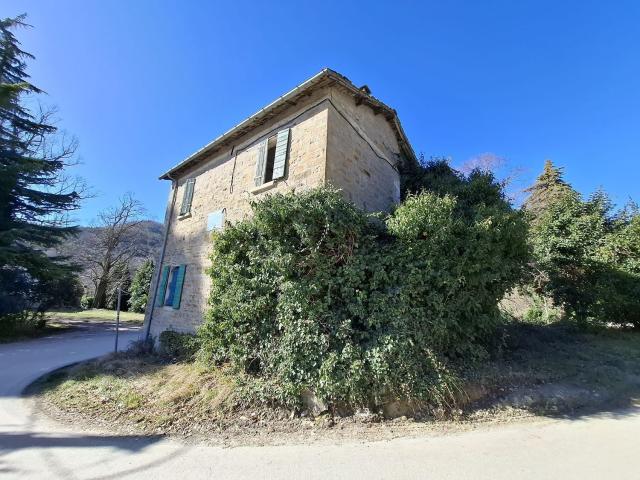 Villetta indipendente in vendita di 1015 m² in Via San Pietro, 2
