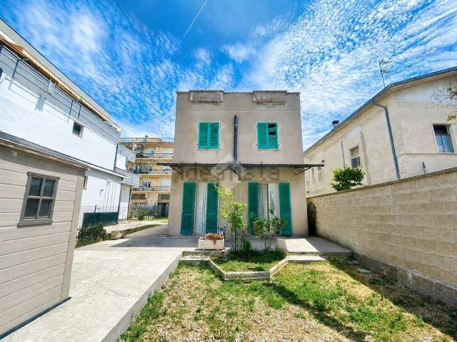 Villetta indipendente in vendita di 101 m² in Via Guglielmo Marconi, 39