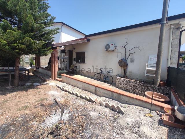 Villetta indipendente in vendita di 101 m² in Via Forma