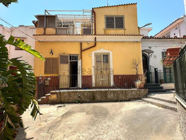 Villetta indipendente in vendita di 101 m² in Vico Anfora