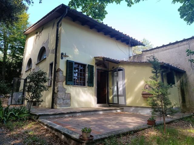Villetta indipendente in vendita di 102 m² in Via Bolognese