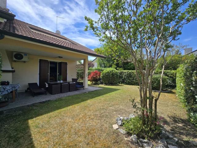 Villetta indipendente in vendita di 102 m² in Via del Melograno