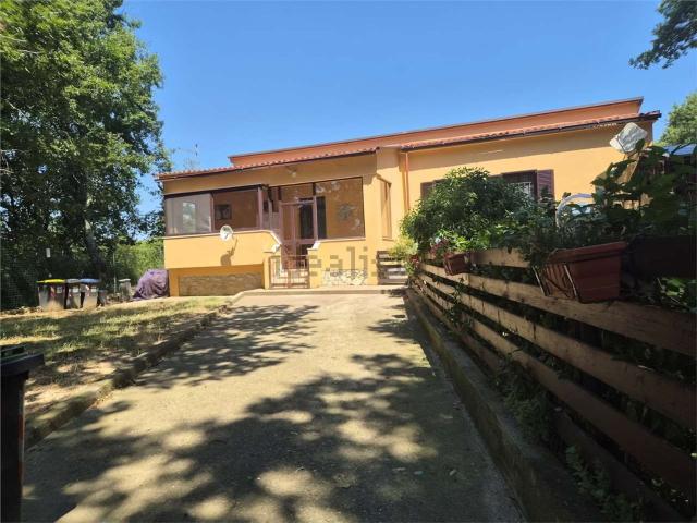 Villetta indipendente in vendita di 102 m² in Strada Amelia Giove, 114