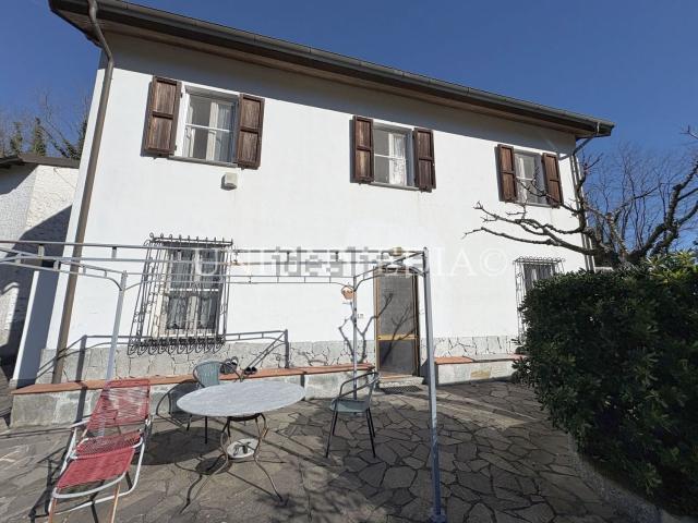 Villetta indipendente in vendita di 104 m² in Via la Spezia, 2