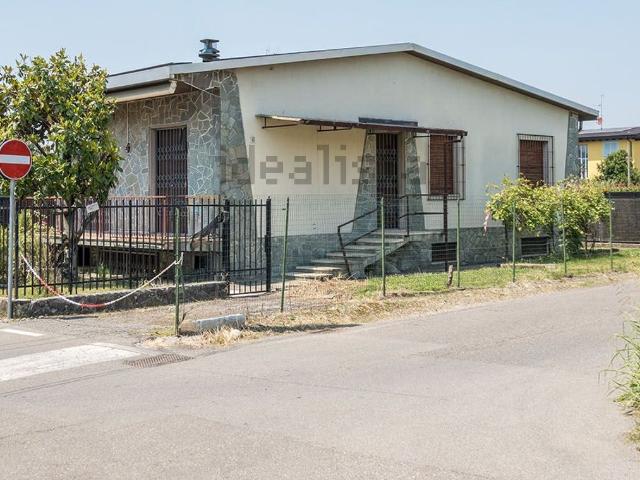 Villetta indipendente in vendita di 10590 m² in Via Tagliamento, 11