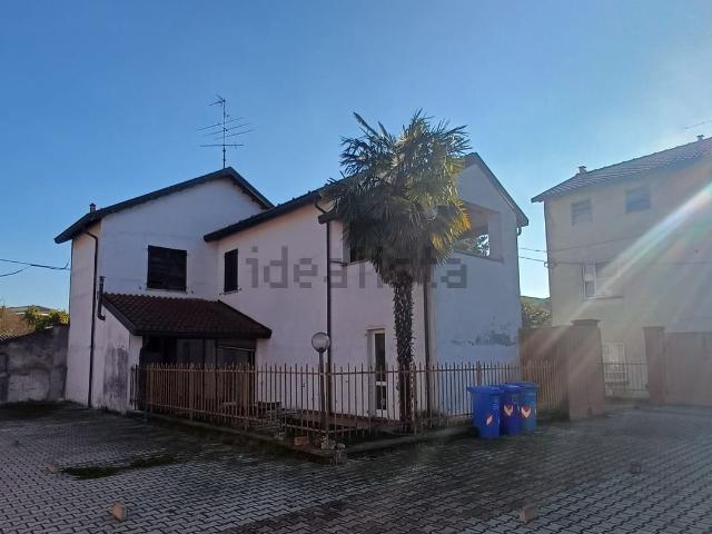 Villetta indipendente in vendita di 1050 m² in Via Ticino, 83