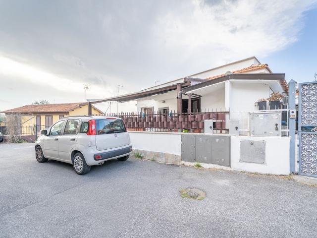 Villetta indipendente in vendita di 105 m² in Via dei Polenta, 8