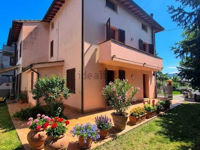 Villetta indipendente in vendita di 105 m² in Via dell&apos Arno