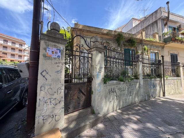 Villetta indipendente in vendita di 105 m² in Via Pietro Castelli, 244