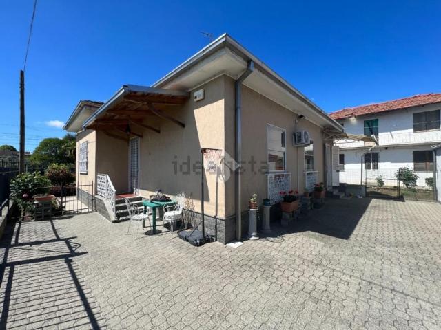 Villetta indipendente in vendita di 105 m² in Via Vettignè, 1