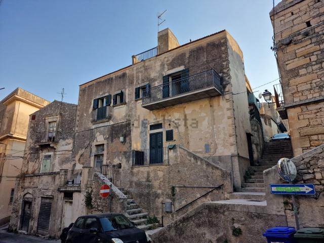 Villetta indipendente in vendita di 106 m² in Via Aprile, 18