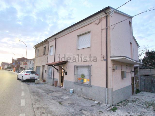 Villetta indipendente in vendita di 106 m² in Via Monti