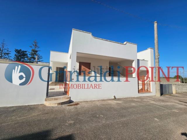 Villetta indipendente in vendita di 106 m² in Via torre specchia ruggeri