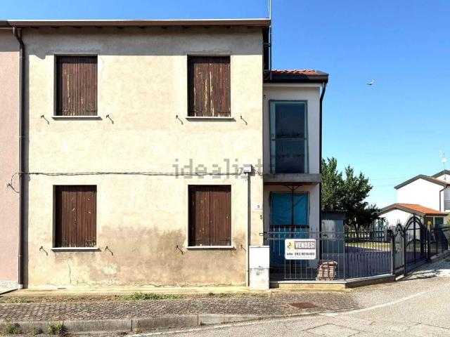 Villetta indipendente in vendita di 107 m² in Via 6ª Strada, 5