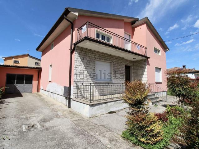 Villetta indipendente in vendita di 107 m² in Via F.lli Rosselli