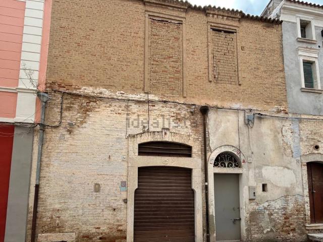 Villetta indipendente in vendita di 107 m² in Via Vincenzo Monti