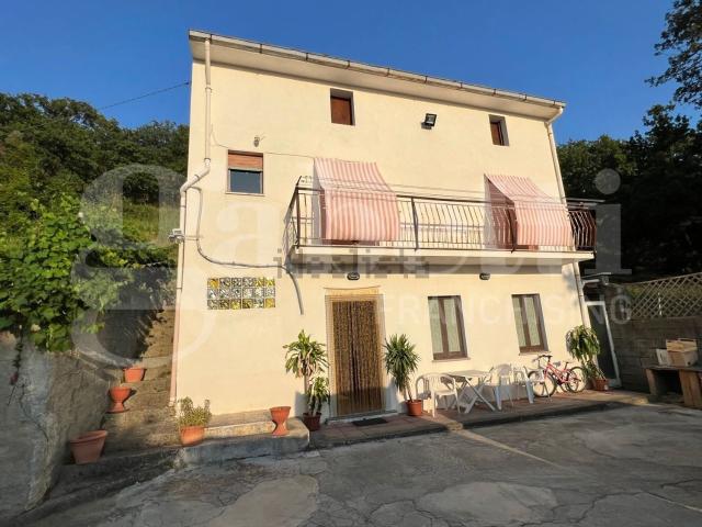 Villetta indipendente in vendita di 107 m² in Strada Provinciale 257