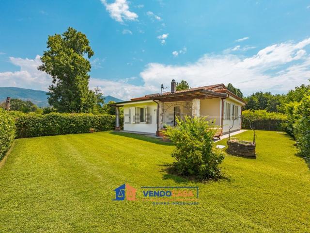 Villetta indipendente in vendita di 109 m² in Via dei Loghi, 47