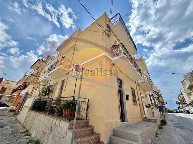 Villetta indipendente in vendita di 109 m² in Via Siracusa