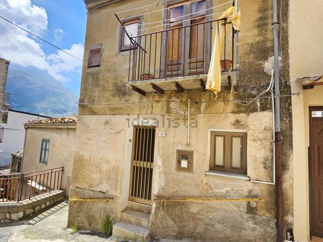 Villetta indipendente in vendita di 110 m² in Via Contessa Adelasia