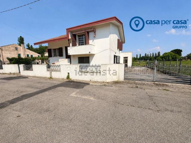 Villetta indipendente in vendita di 110 m² in Via Caderuschi