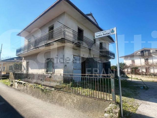 Villetta indipendente in vendita di 110 m² in Via Appennini