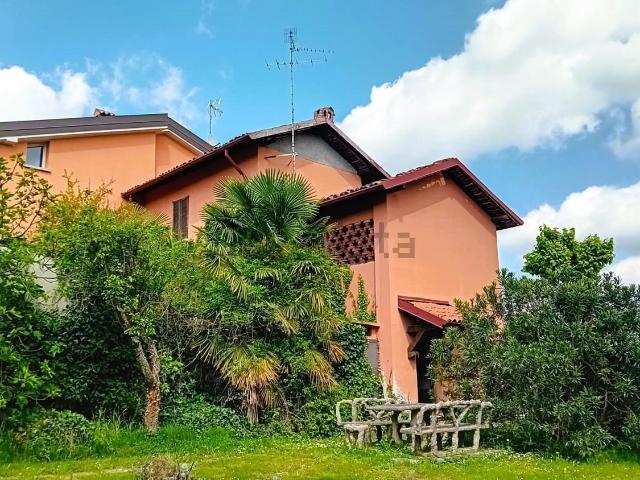 Villetta indipendente in vendita di 110 m² in Via delle Grigne