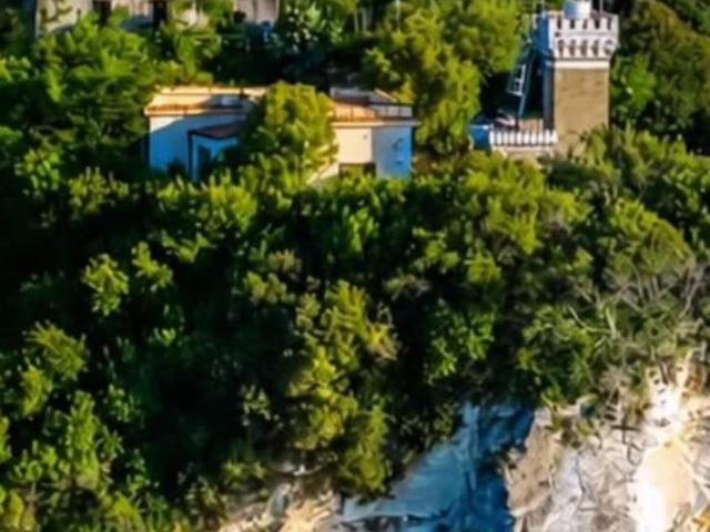 Villetta indipendente in vendita di 110 m² in Via Faro