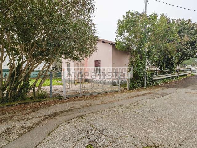 Villetta indipendente in vendita di 110 m² in Via Lamone, 2