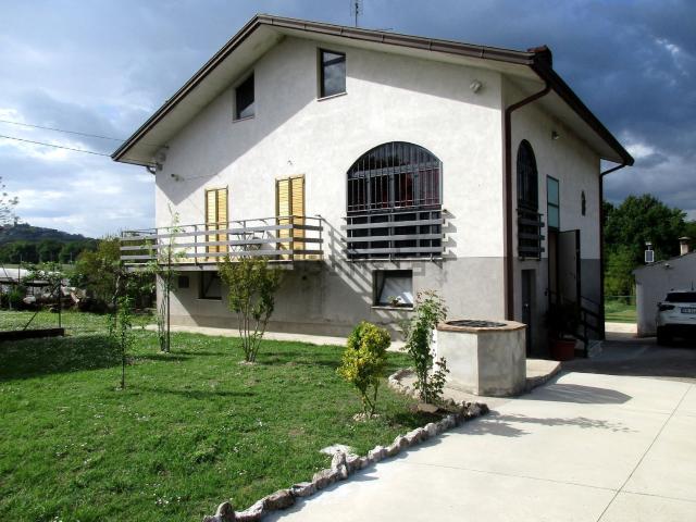 Villetta indipendente in vendita di 110 m² in Via Lignite