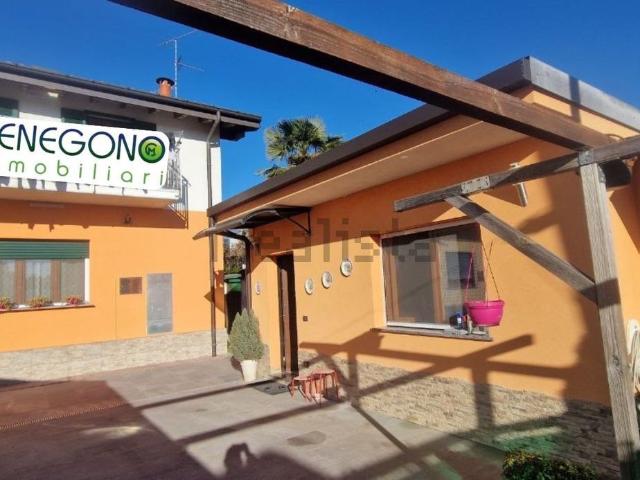 Villetta indipendente in vendita di 110 m² in Via Monviso, 19