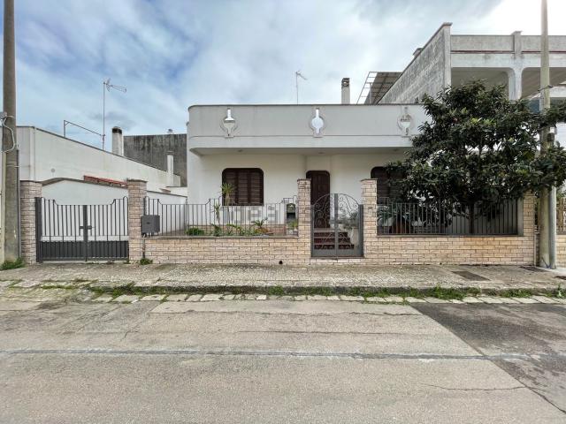 Villetta indipendente in vendita di 110 m² in Via Martiri della Resistenza, 37