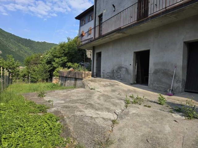 Villetta indipendente in vendita di 110 m² in Via Pavoni