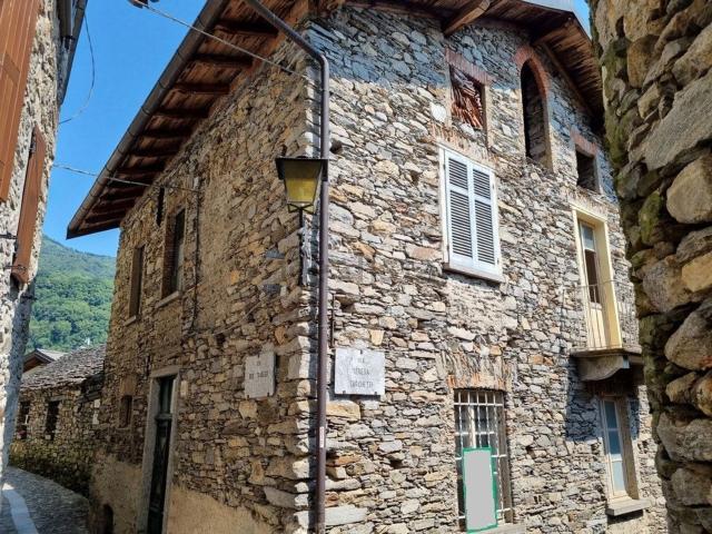 Villetta indipendente in vendita di 110 m² in Via per Trarego