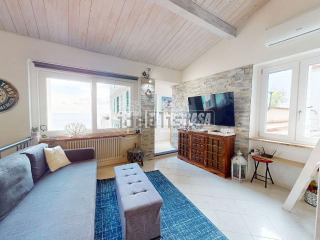 Villetta indipendente in vendita di 110 m² in Via Roccasterone