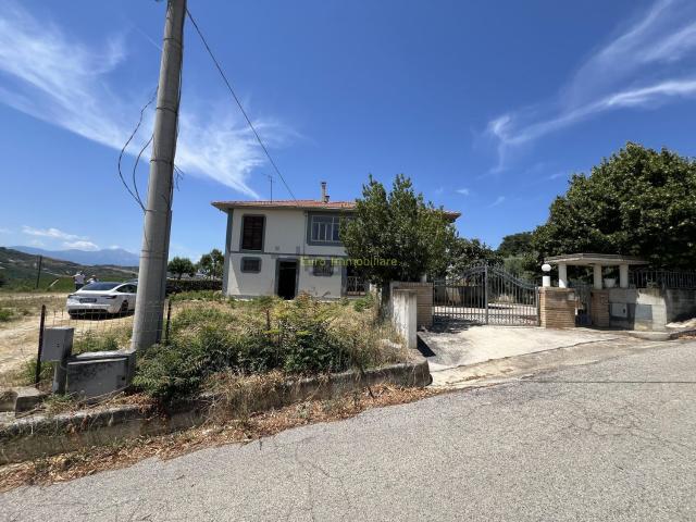 Villetta indipendente in vendita di 110 m² in Contrada Monterone, 2