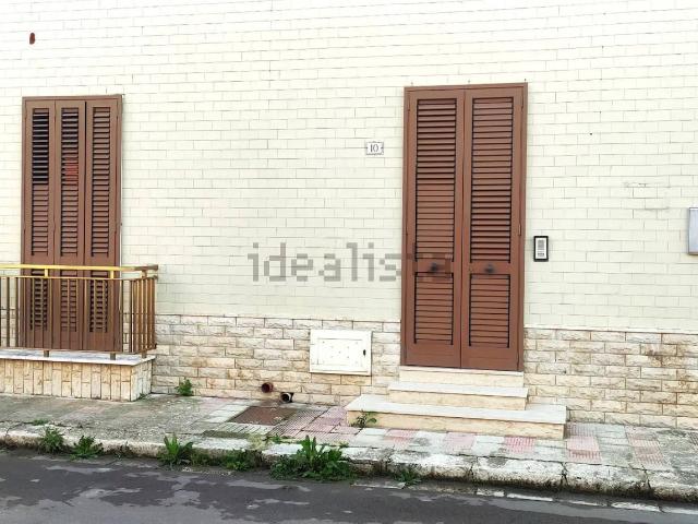 Villetta indipendente in vendita di 111 m² in Via Capitano Innocente