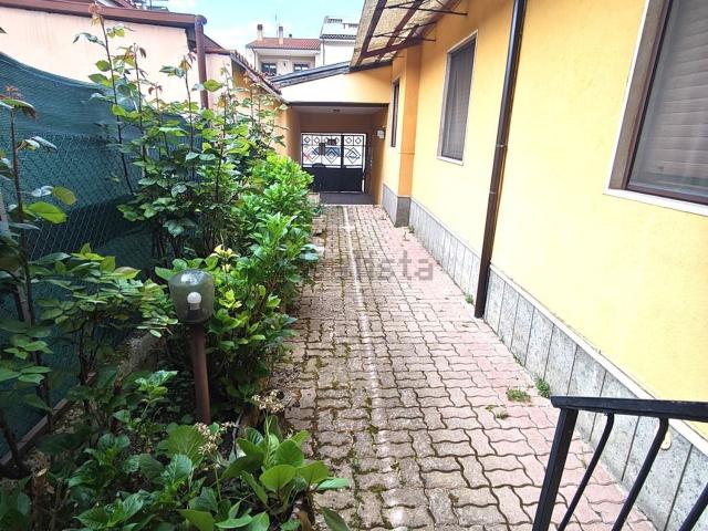 Villetta indipendente in vendita di 113 m² in Via Siracusa