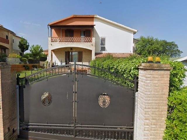 Villetta indipendente in vendita di 114 m² in Via degli Oleandri, 14