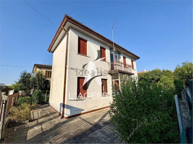 Villetta indipendente in vendita di 114 m² in Via E. Scaramuzza