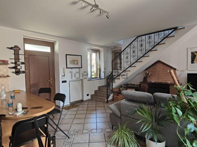 Villetta indipendente in vendita di 114 m² in Via Montebello