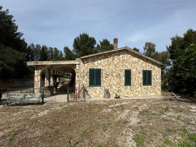 Villetta indipendente in vendita di 114 m² in Contrada Fagaria