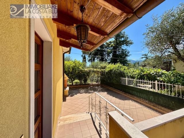 Villetta indipendente in vendita di 115 m² in Via Carrera