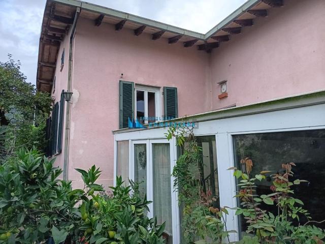 Villetta indipendente in vendita di 115 m² in Via Aurelia Sud