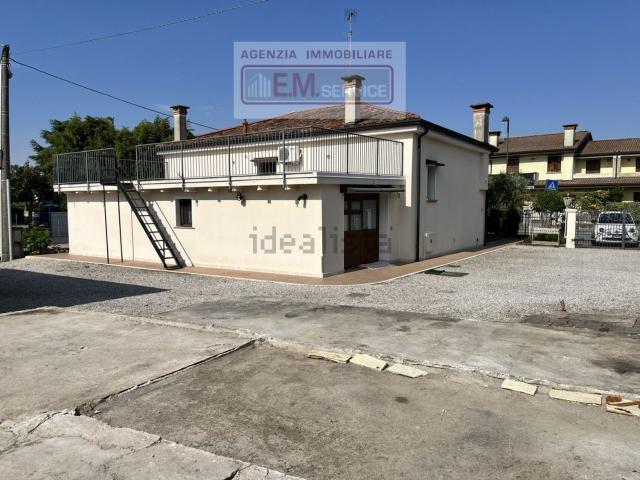 Villetta indipendente in vendita di 115 m² in Via Giuseppe Garibaldi