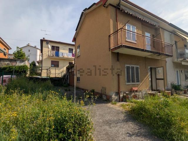 Villetta indipendente in vendita di 115 m² in Via Monte Cimone