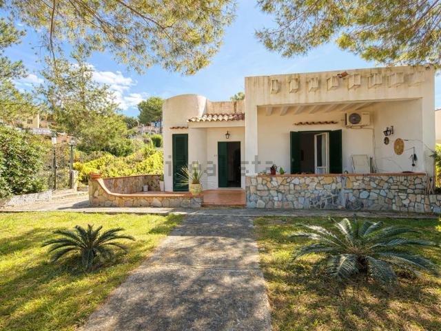 Villetta indipendente in vendita di 115 m² in Via Raffaele Sanseverino, 9