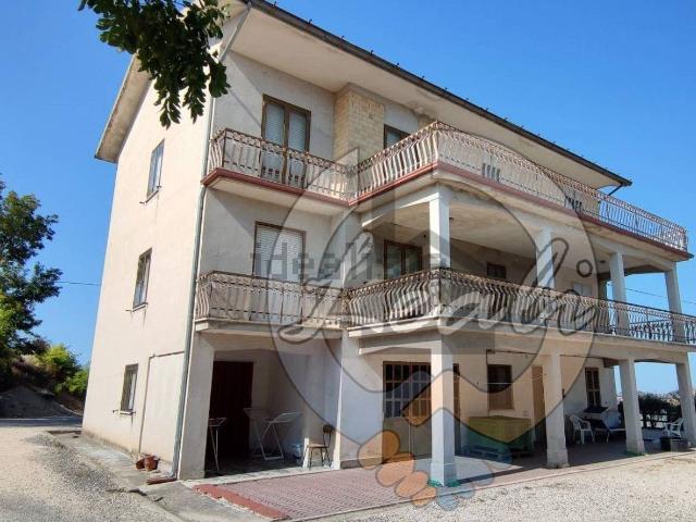 Villetta indipendente in vendita di 1160 m² in Contrada Ferrini, 10